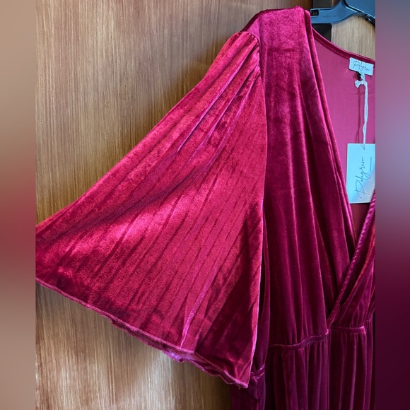 NWT Noelle Red Velvet Midi Dress | Pleated, V-Neck, A-Line | Women’s Plus 2X - Picture 10 of 16